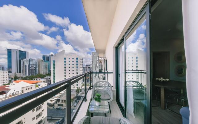 Breakfast Included at Regatta Living 906