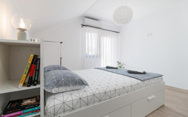 Zola Guest House