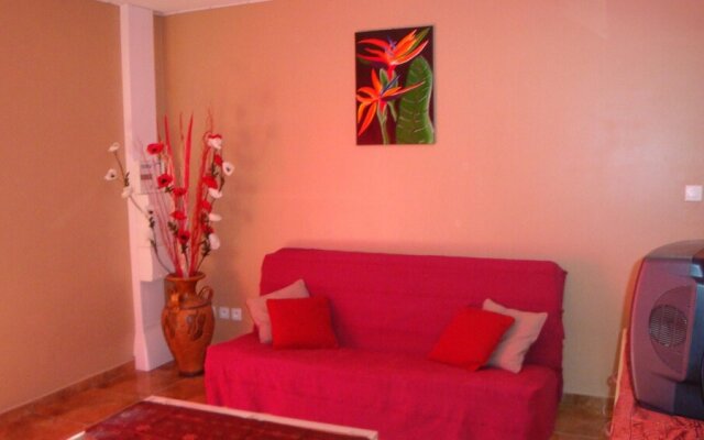 House With one Bedroom in Saint-paul, With Wonderful sea View, Enclose