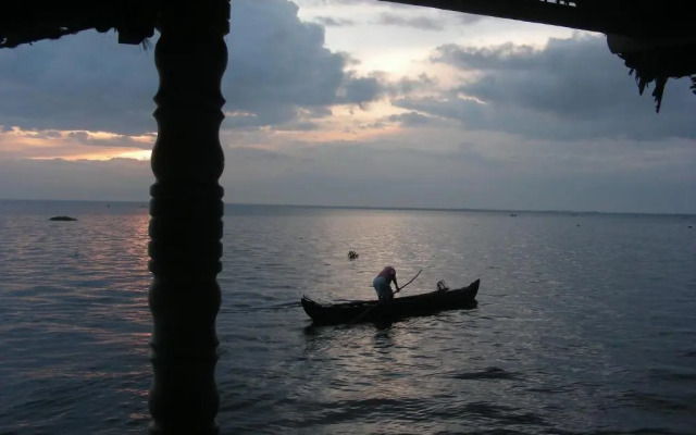 Vembanad House Boutique Back Water Homestay