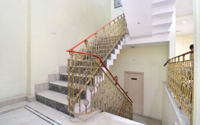 OYO 24073 Hotel Hari Darshan