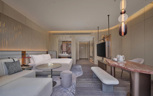 The Reserve Hotel Luoyang, Curio Collection By Hilton