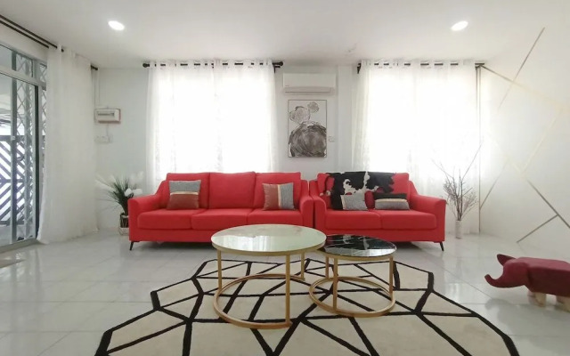 OYO 90188 Sibu Aeroplane Homestay2u