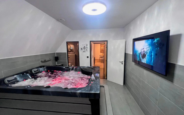 GRAND HARRACHOV PENSION v centru