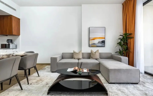 Stylish 2BR in La Rive 2