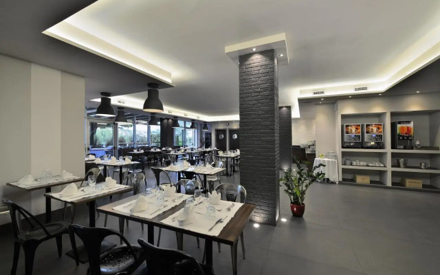 La Meridiana Bleisure Hotel