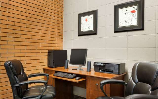 Travelodge by Wyndham Lethbridge