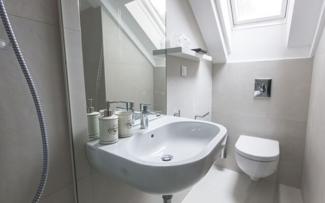 Apartments & Rooms Lejletul