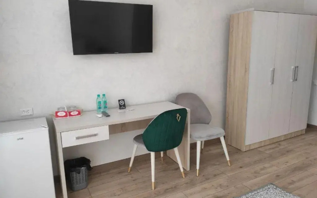 Status Hotel