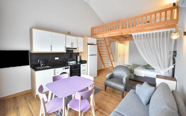 Red Moon Suites