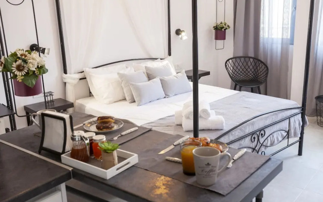 Aristophanes luxury flat Psyrri square