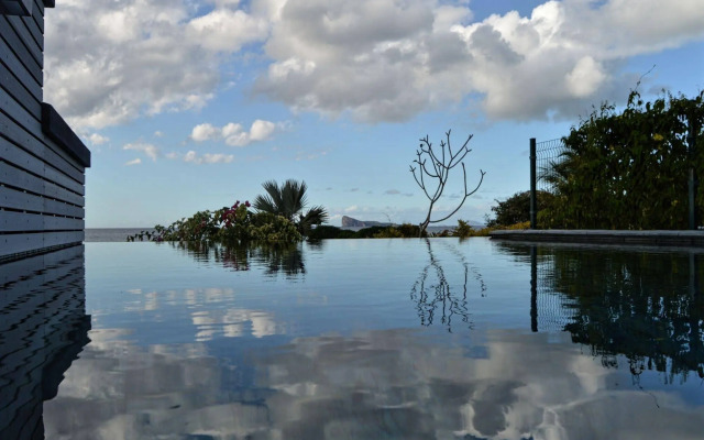 Pointe aux Cannonier Luxury Apartments