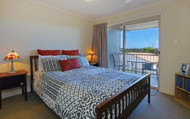 Pacific Royale Holiday Apartment 313