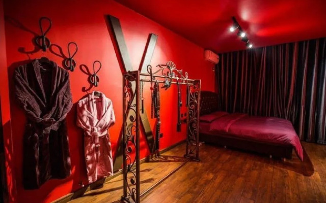Crosme Theme Hotel