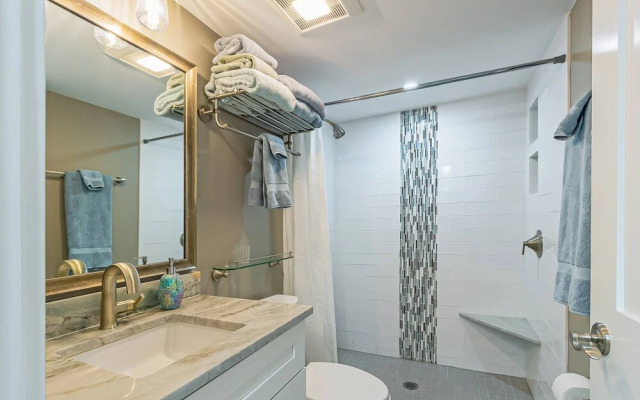 Siesta Breakers on Crescent Beach