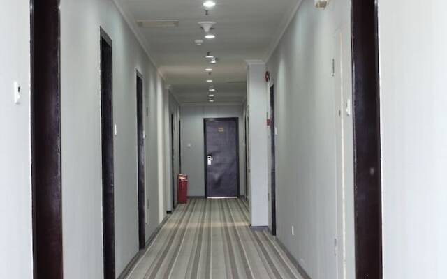 Bao Li Feng Hotel