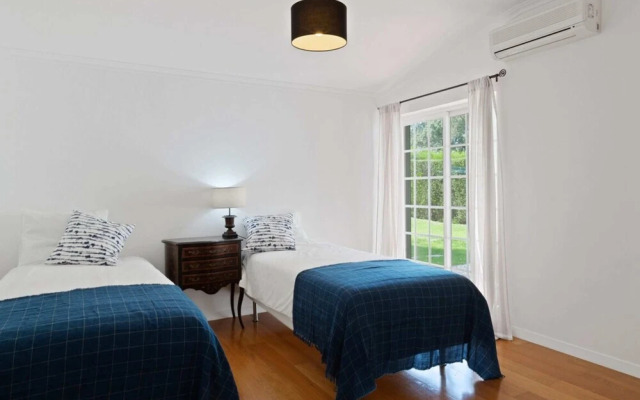 Luxury Golf Villa for 10 w Private Garden & Pool