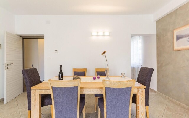 Nice Home in Medulin With Wifi and 3 Bedrooms
