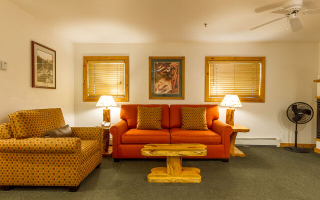 Red Wolf Lakeside Lodge