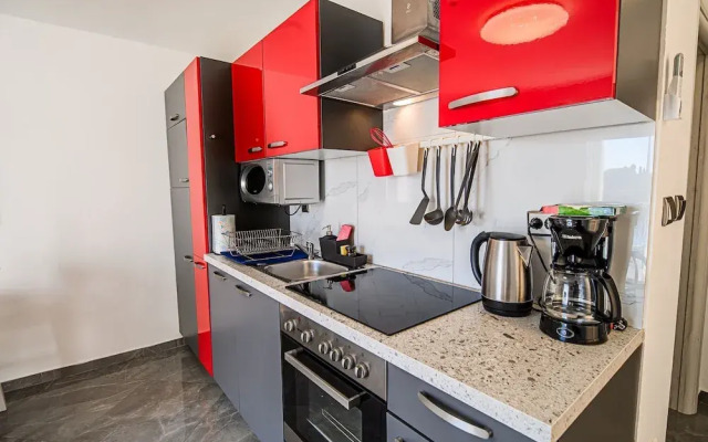 Sleek and Stylish Umag Apartments With Sea View