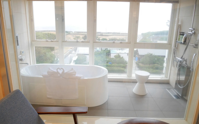 Breath Hotel