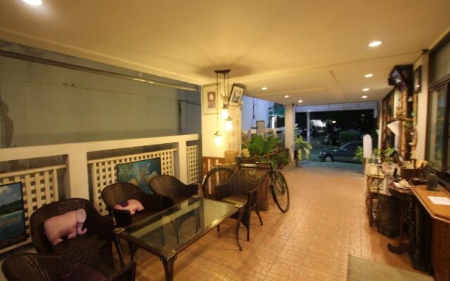 Huahin Place Guest House