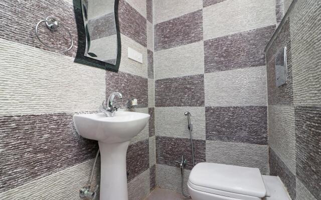 Collection O 24604 Hotel GMC Grand Luxury Stay
