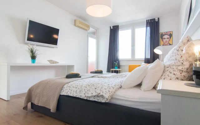 Harbour-Apartment with sea view and parking spot