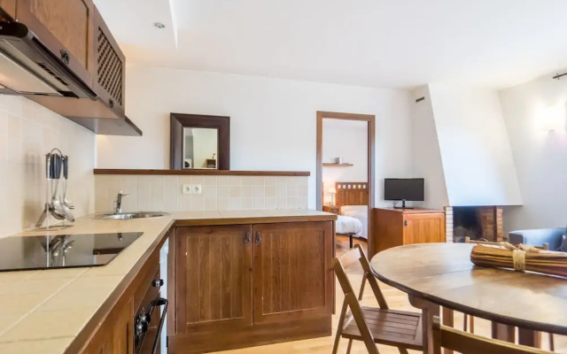 Esquirol Apartments