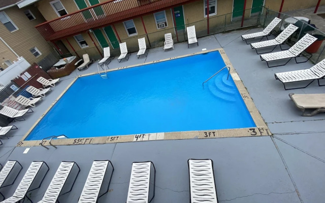 Offshore Motel