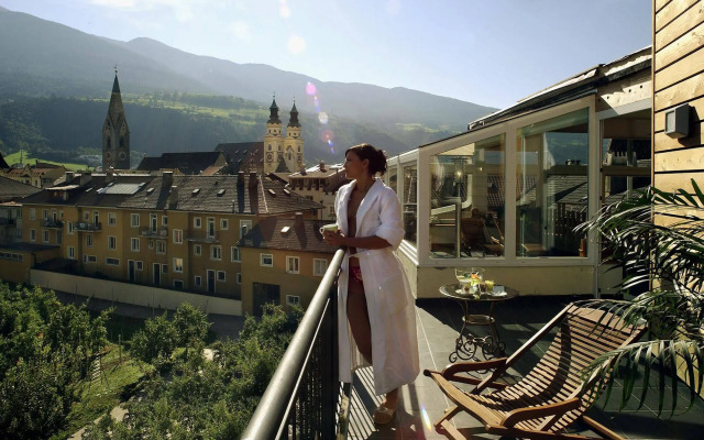 Hotel KRONE - eat, drink, stay