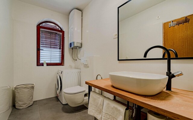 Beautiful Home in Prigradica With Wifi and 7 Bedrooms