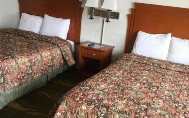 Budget Host Moon Mist Motel