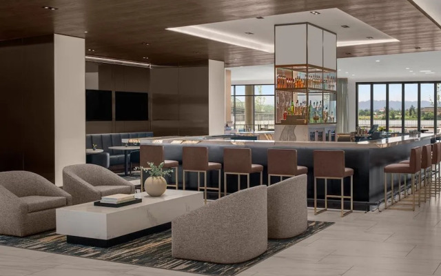 AC Hotel by Marriott Vancouver Waterfront