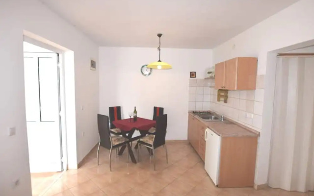 Modern Apartment in Banjole With Pool