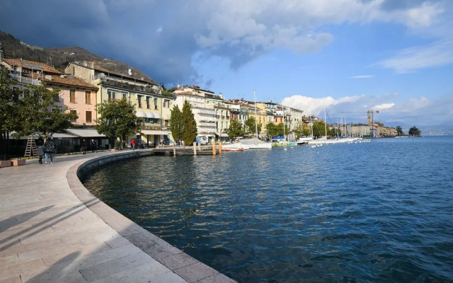 Romantic Benaco Sal - App 01