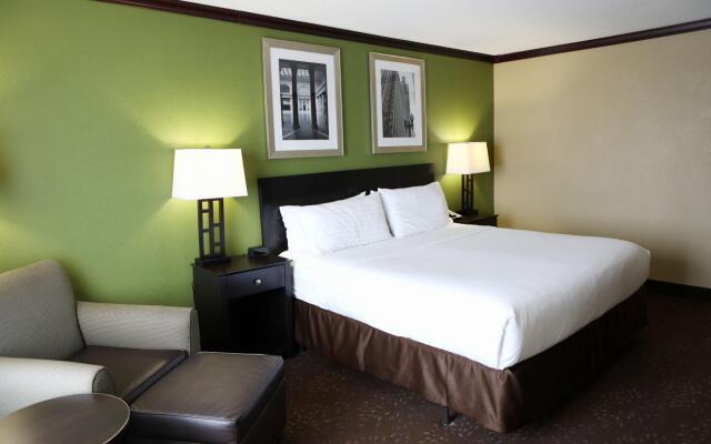 Holiday Inn Chicago-Oakbrook by IHG