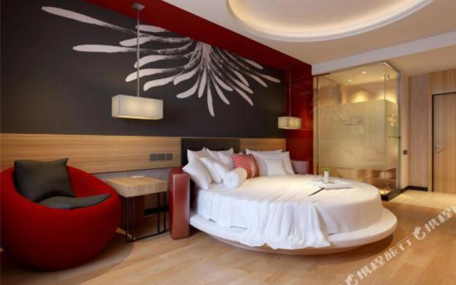 Thankyou Chain Hotel (Honggutan Subway Station Changjiang Road Branch)