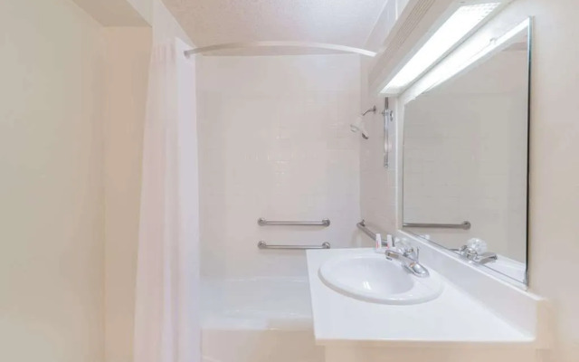 Ramada by Wyndham Dallas Love Field