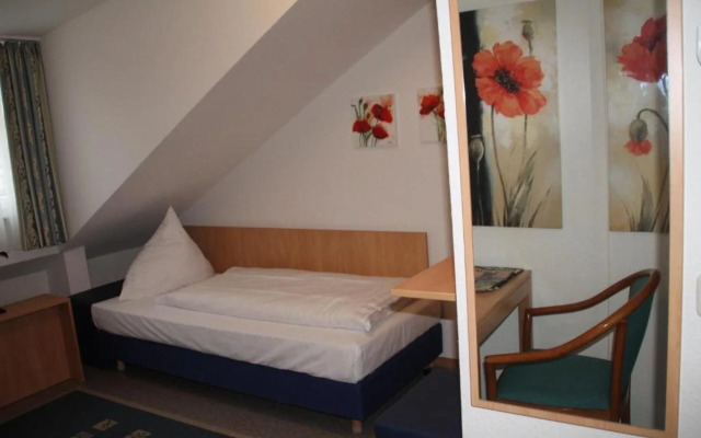 HOTEL RIESENJunior by Trip Inn