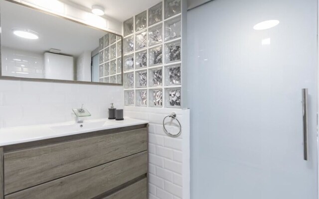 Rentalis Gran Vía - Luna