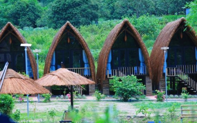 Cat Ba Holiday Retreat – Outside – Haiphong