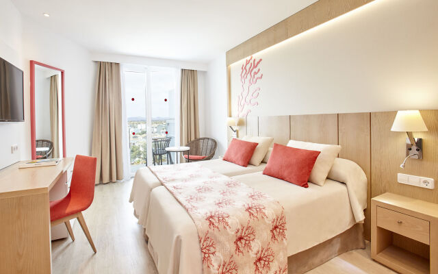 Universal Hotel Perla