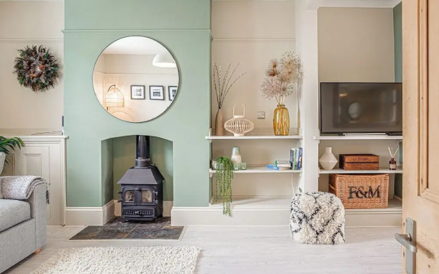 Stunning Townhouse with Large Garden