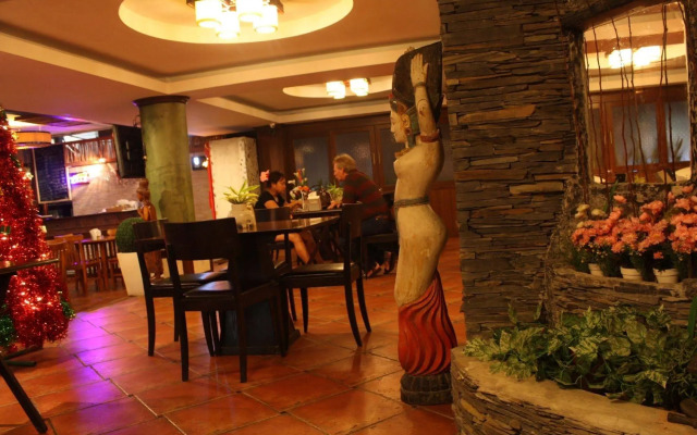 Opal House Hotel & Restaurant