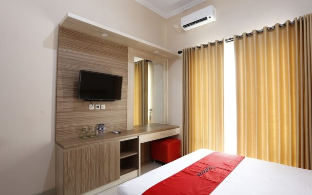 RedDoorz @ Condong Catur 3