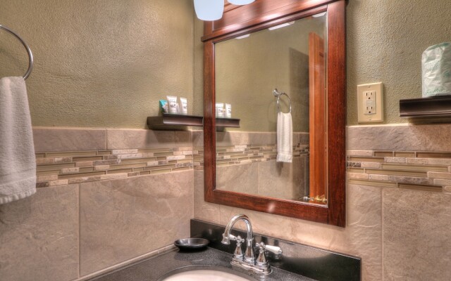 The Historic Gatlinburg Inn