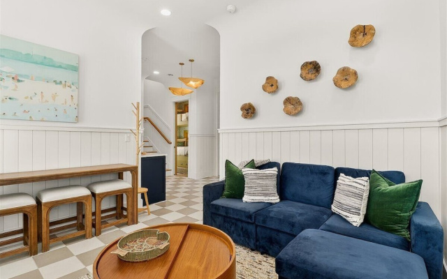 Hub House 332 COA