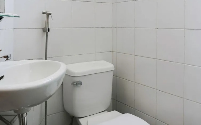 Anglo Residences by OYO Rooms