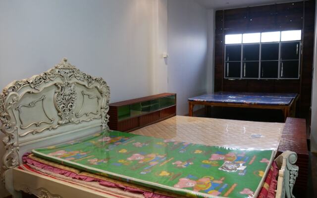 Chalong Homestay